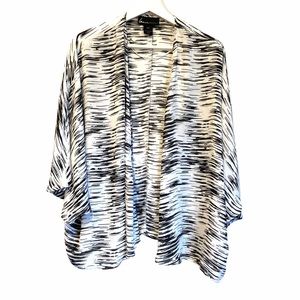 LANE BRYANT BLACK AND WHITE CARDIGAN